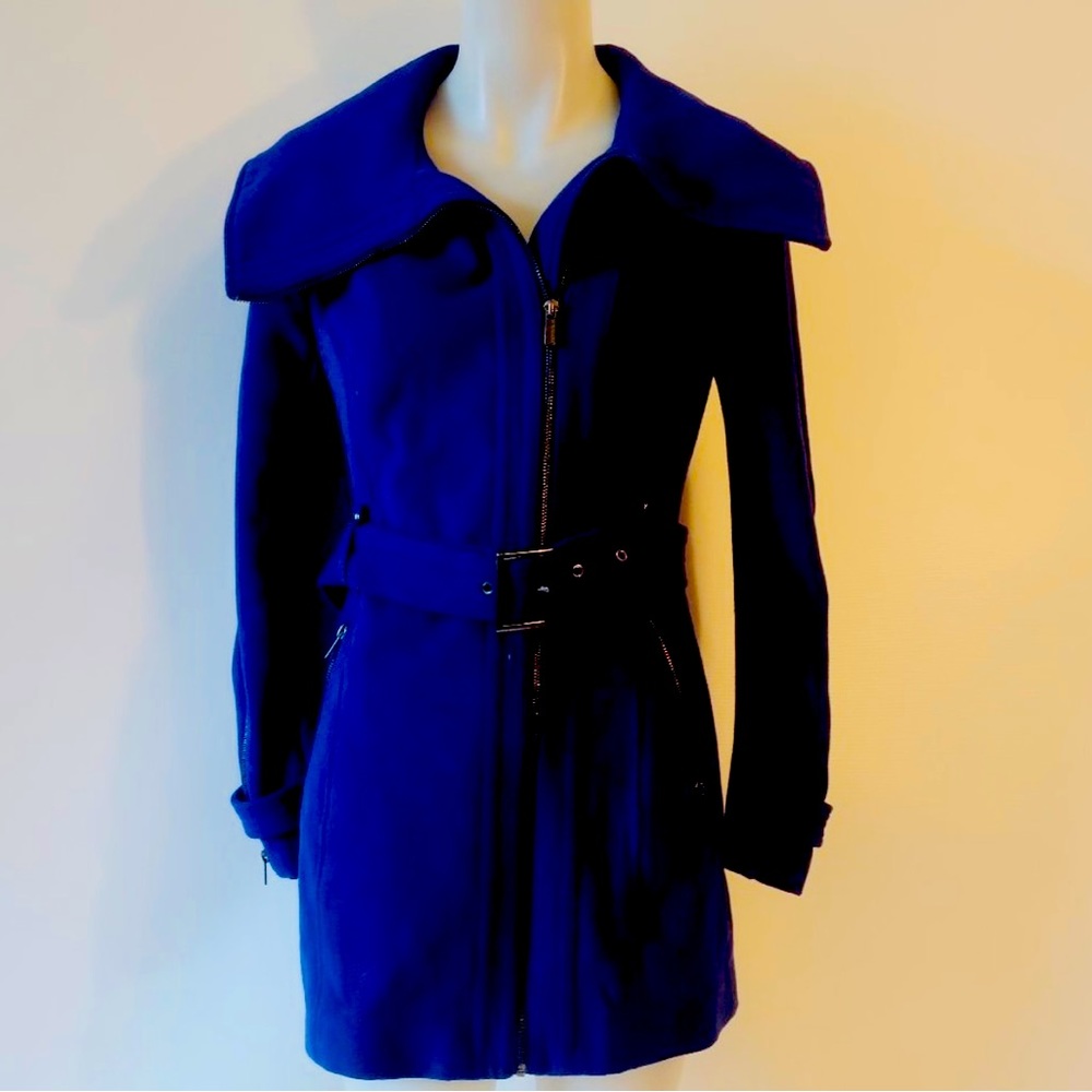 Bcbgmaxazria medium coat in blue